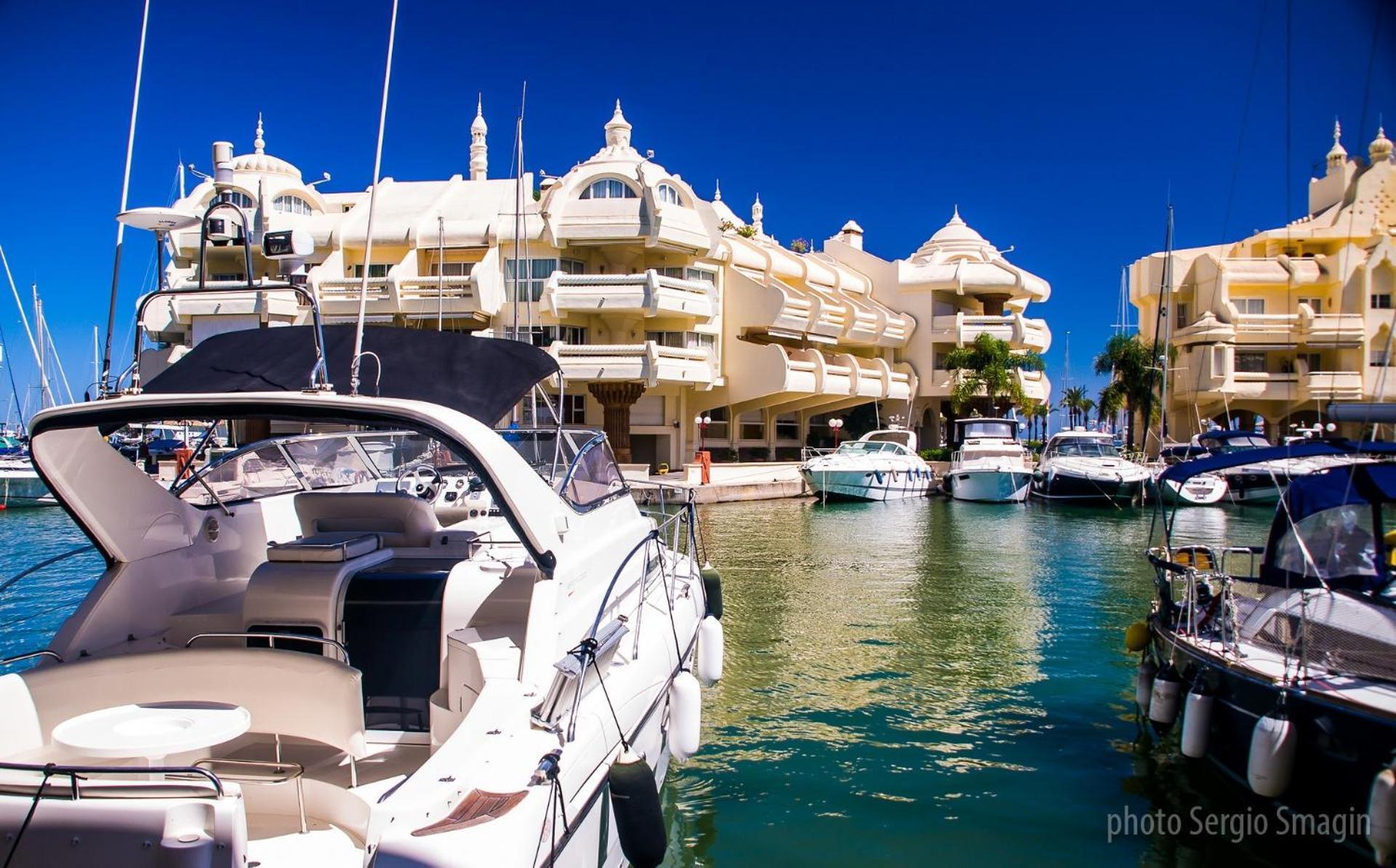 Apartamentos Los Cisnes - 2º Linea De Playa - Perfecta Ubicacion Benalmadena Exterior photo