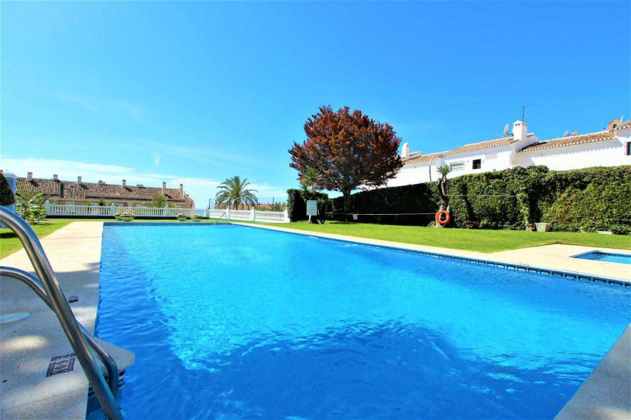 Apartamentos Los Cisnes - 2º Linea De Playa - Perfecta Ubicacion Benalmadena Exterior photo