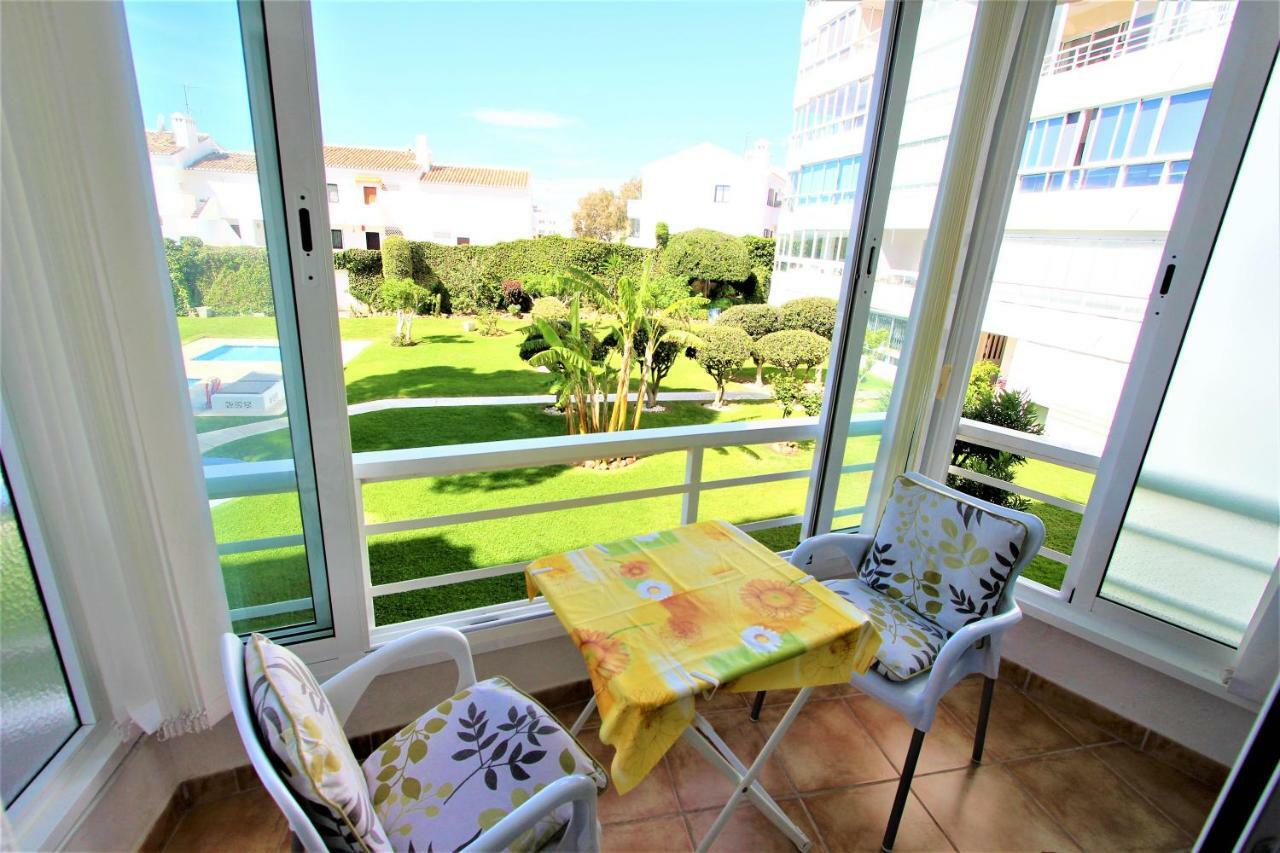 Apartamentos Los Cisnes - 2º Linea De Playa - Perfecta Ubicacion Benalmadena Exterior photo